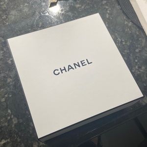 Chanel gift wrap set